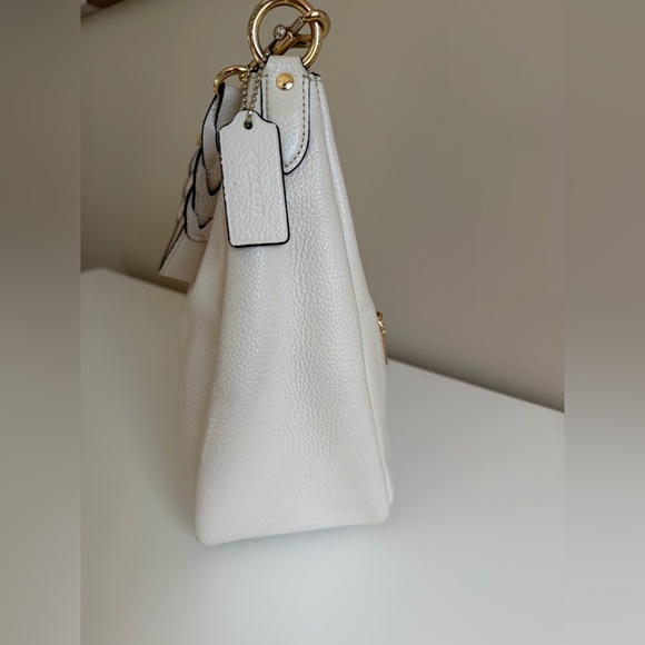 Coach Jules Hobo bag in chalk/white refined pebble leather - Picture 3 of 16